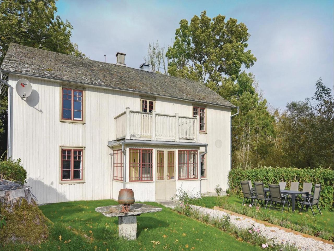 Stunning Home In Mellerud With Kitchen Anolfsbyn Экстерьер фото